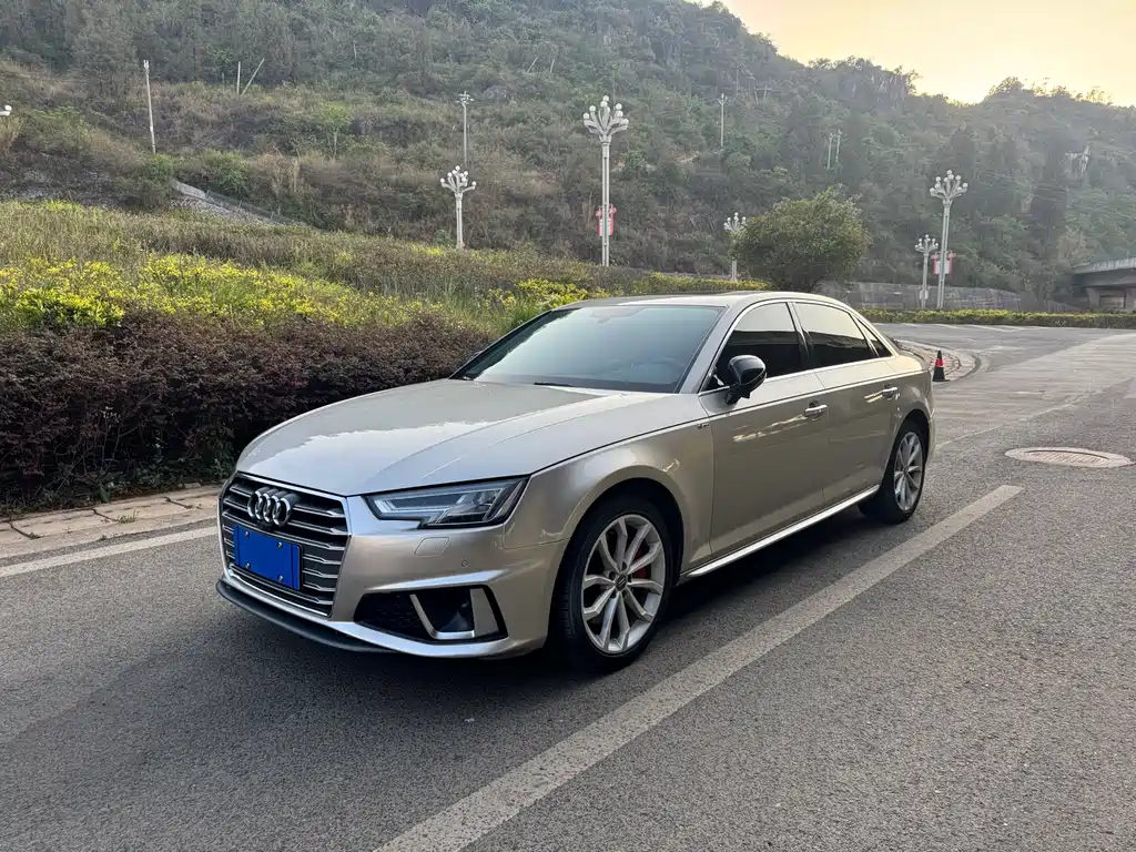 Audi A4L 2019
