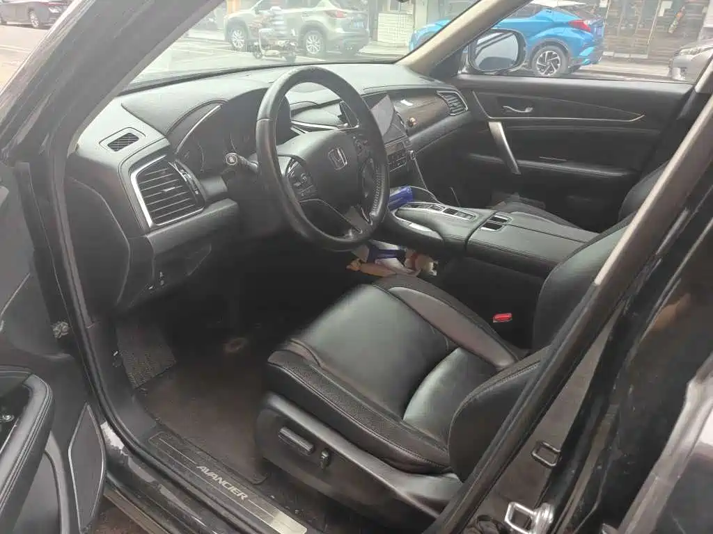 Honda Avancier — миниатюра 3