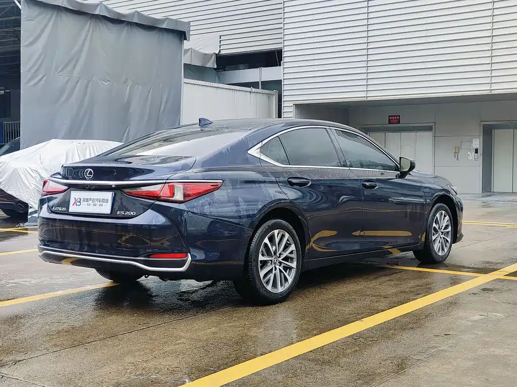 Lexus ES 2023 200