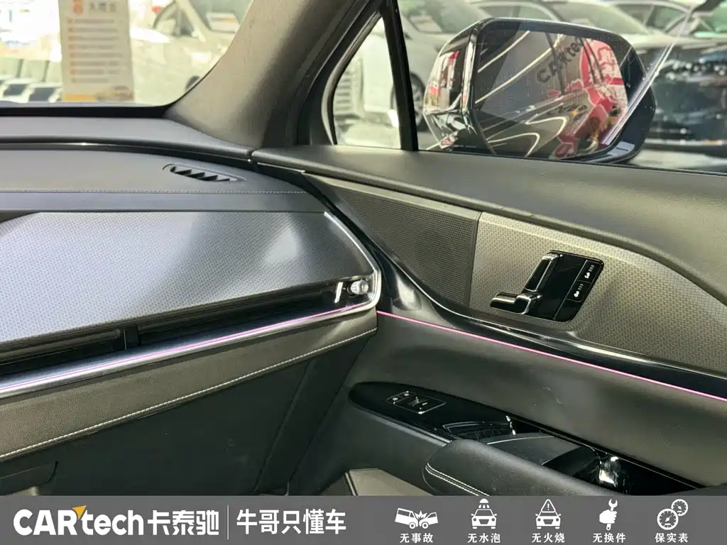 Cadillac XT5 — миниатюра 12