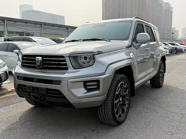 2025 TANK 700