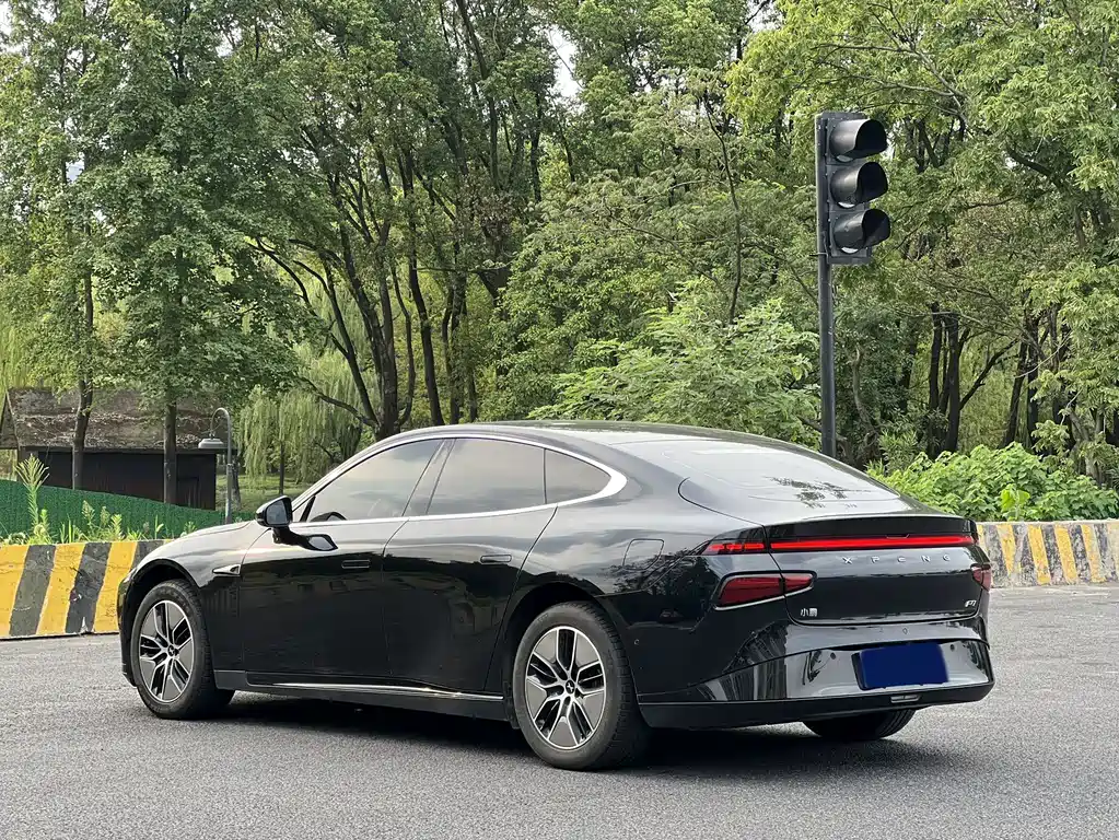 XPeng P7 — миниатюра 6