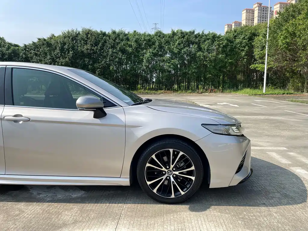 Toyota Camry - фото 5
