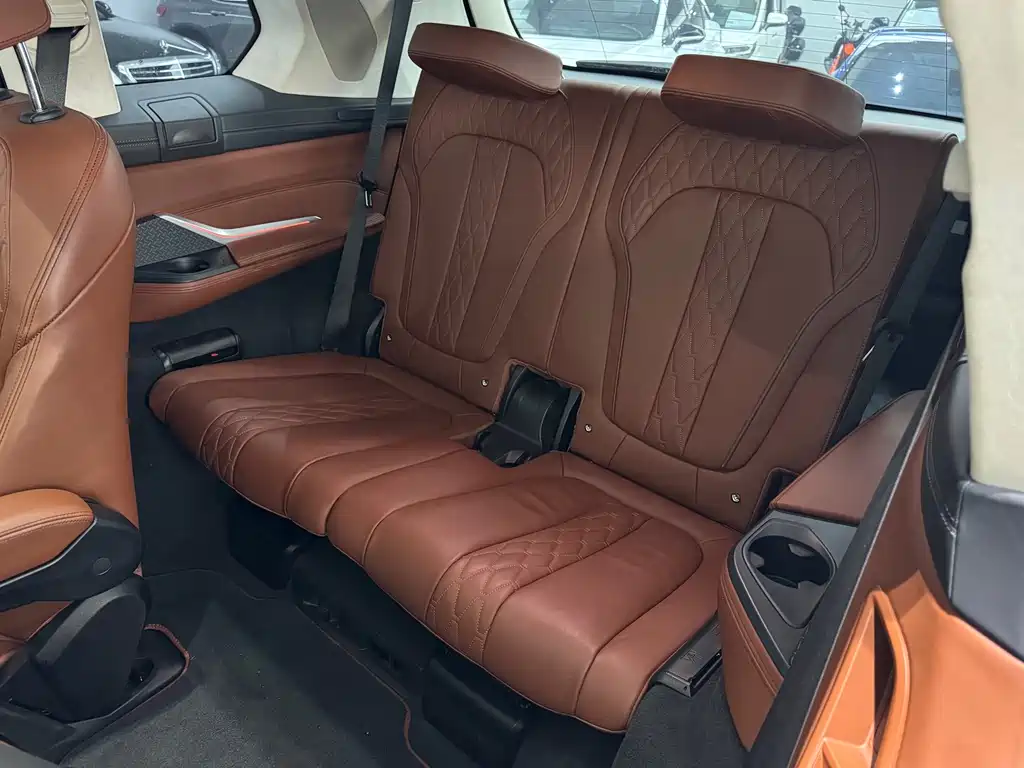 BMW X7 — миниатюра 13