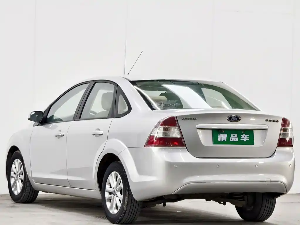 Ford Focus 2013 1.8L MT