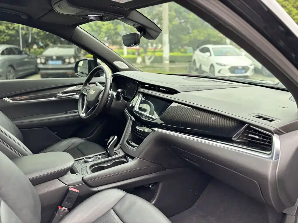 Cadillac XT6 — миниатюра 11