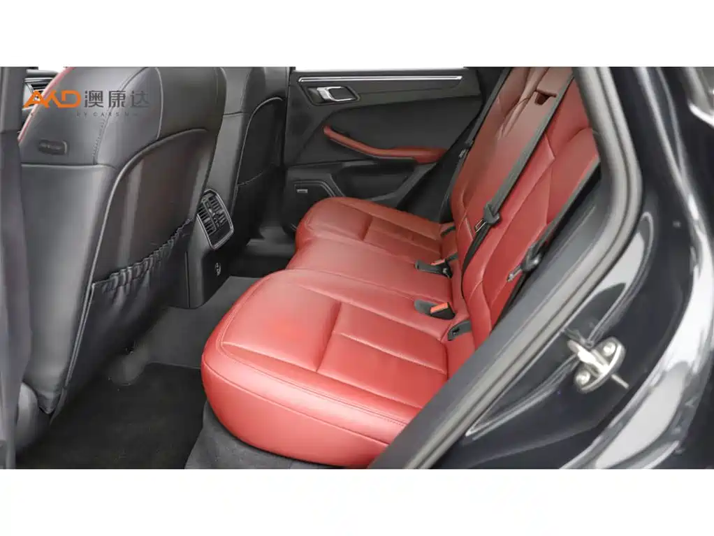Porsche Macan — миниатюра 7