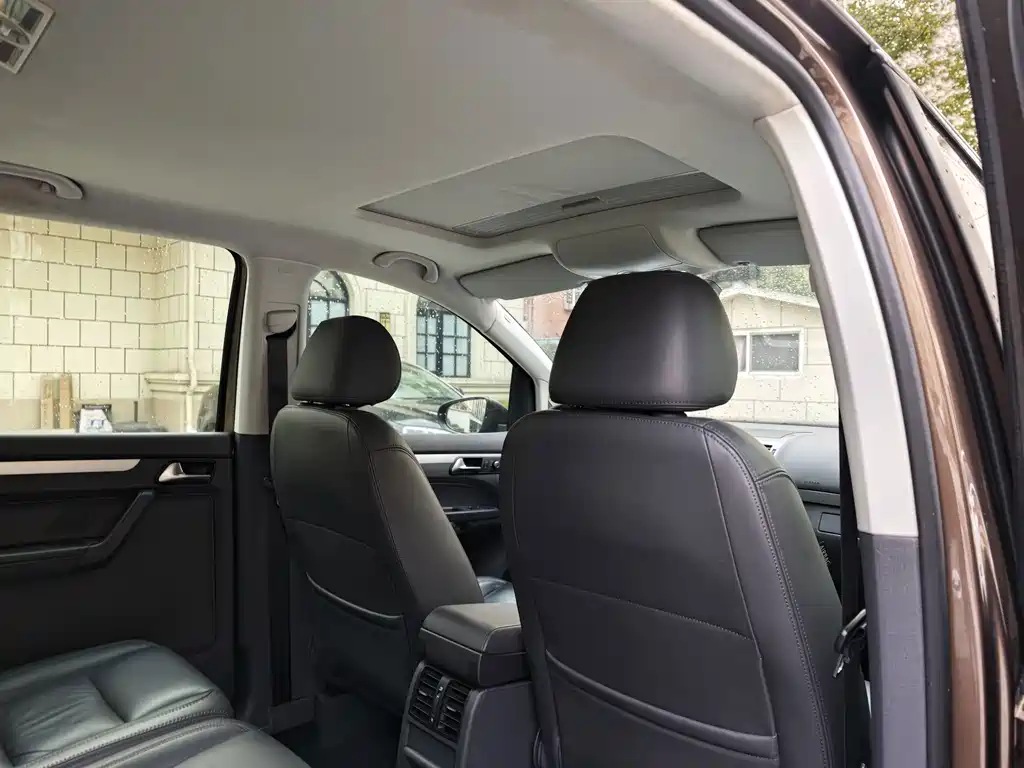 Volkswagen Touran — миниатюра 8