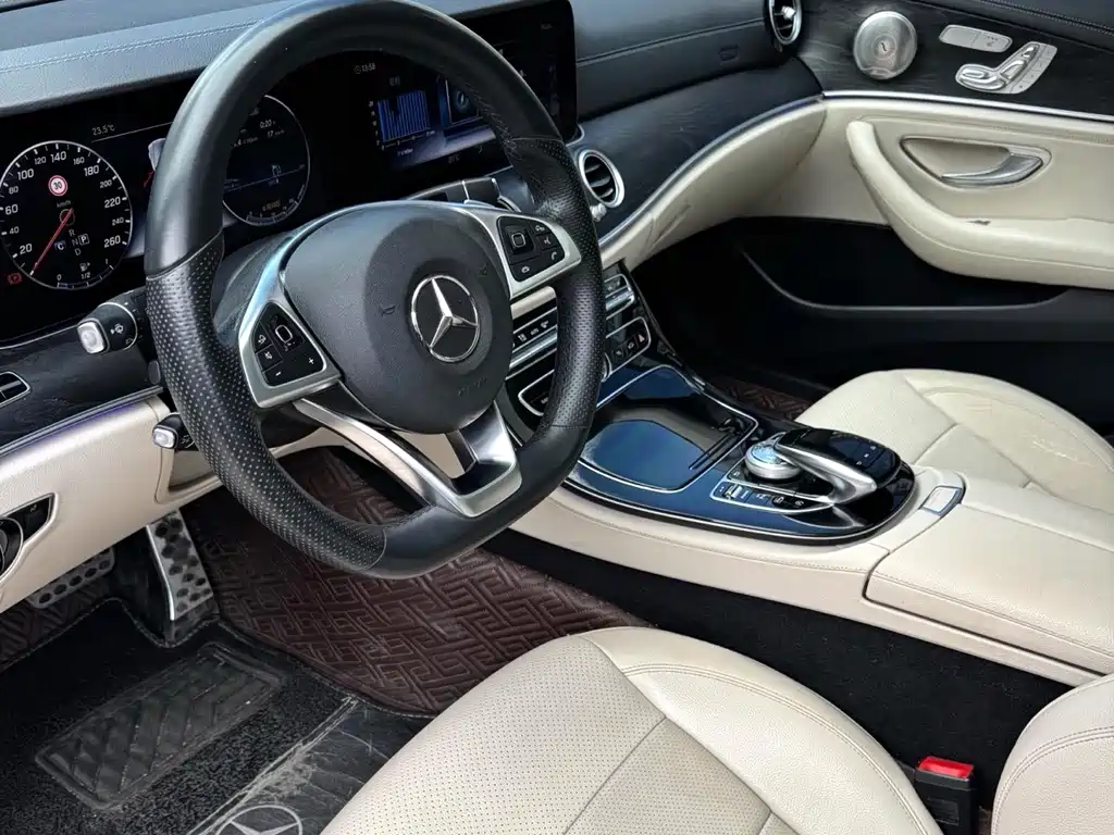 Mercedes-Benz E-Class — миниатюра 5