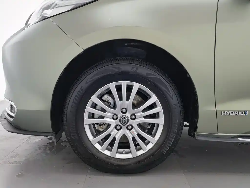 Toyota Sienna — миниатюра 17