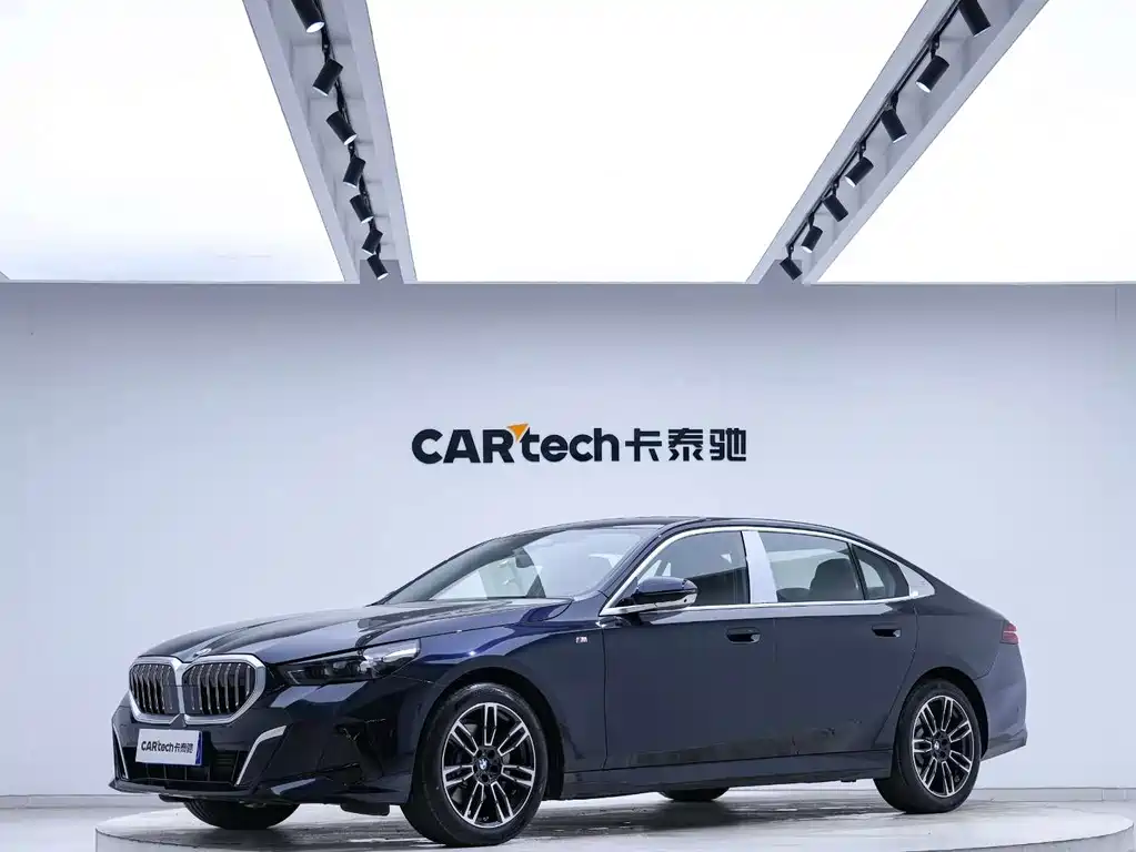 BMW 5 Series 2025
