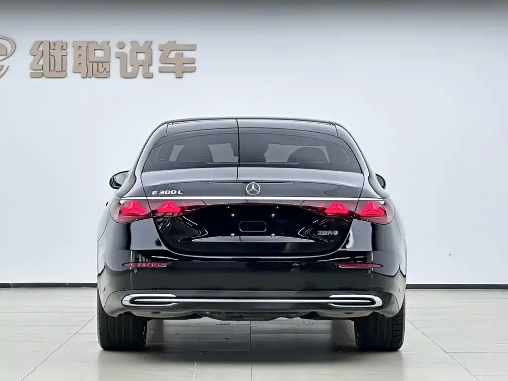 Mercedes-Benz E-Class — миниатюра 8