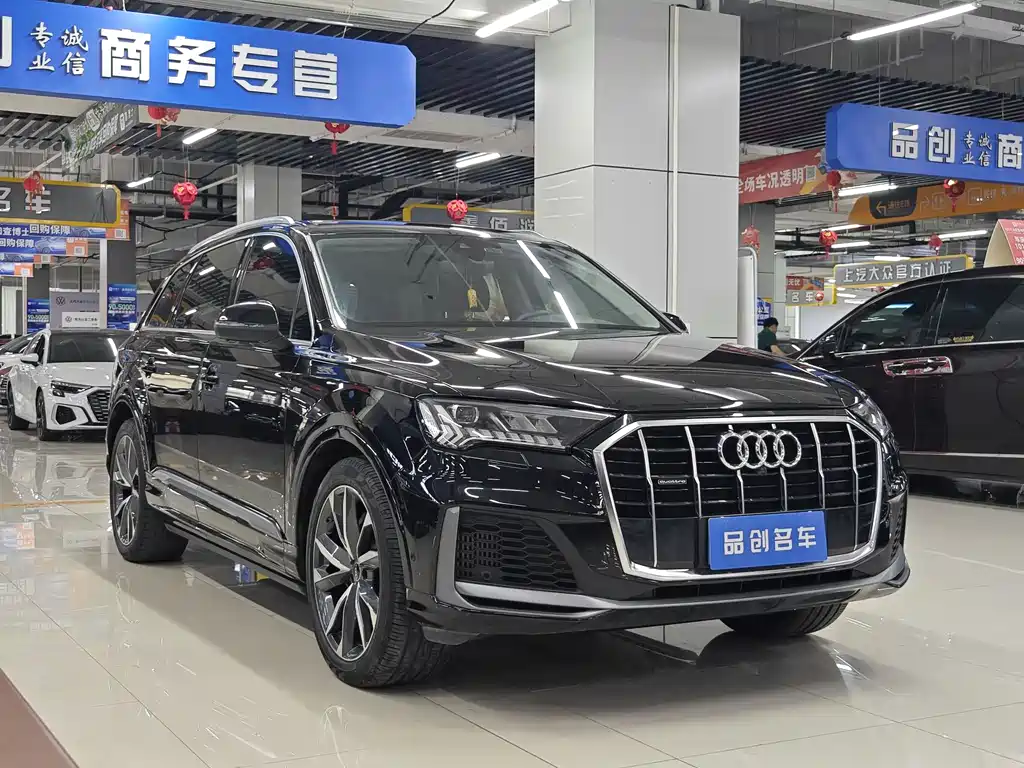 Audi Q7 2023 55 TFSI quattro S line Sport