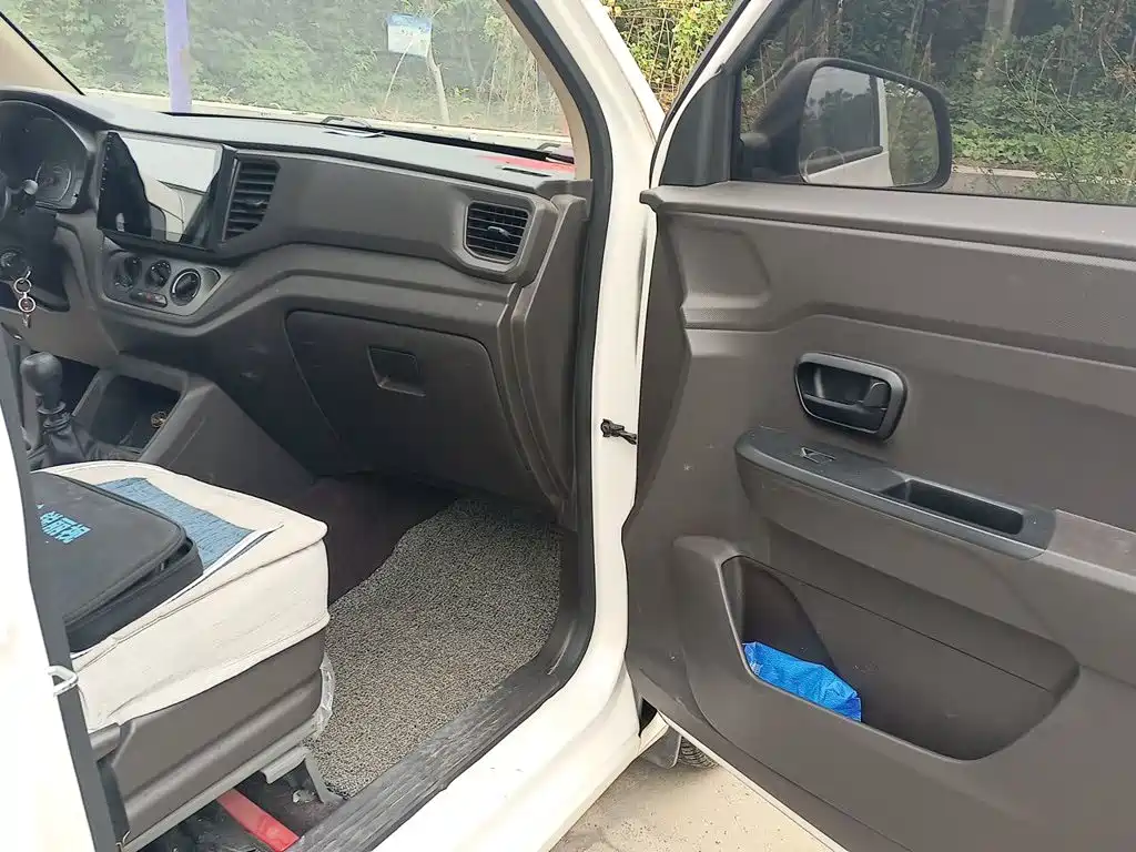 Wuling Hongguang V — миниатюра 19