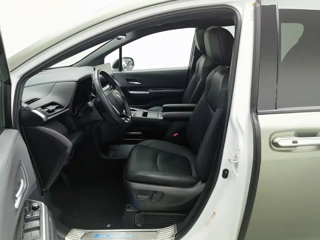 Toyota Sienna — миниатюра 10