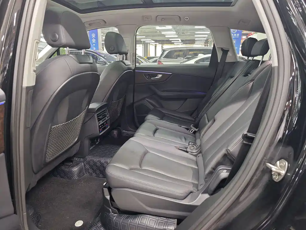 Audi Q7 2023 55 TFSI quattro S line Sport