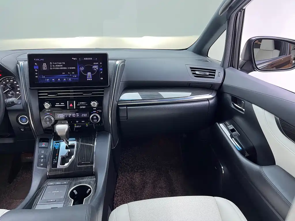 Lexus LM — миниатюра 5