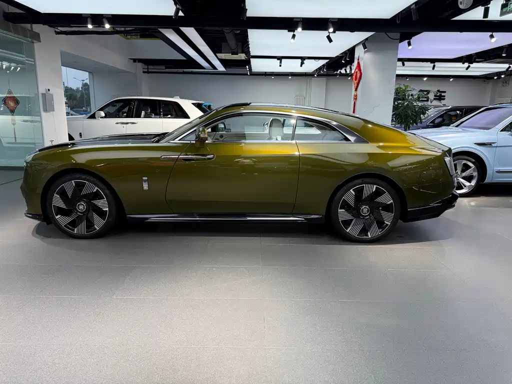 Rolls-Royce Phantom — миниатюра 7