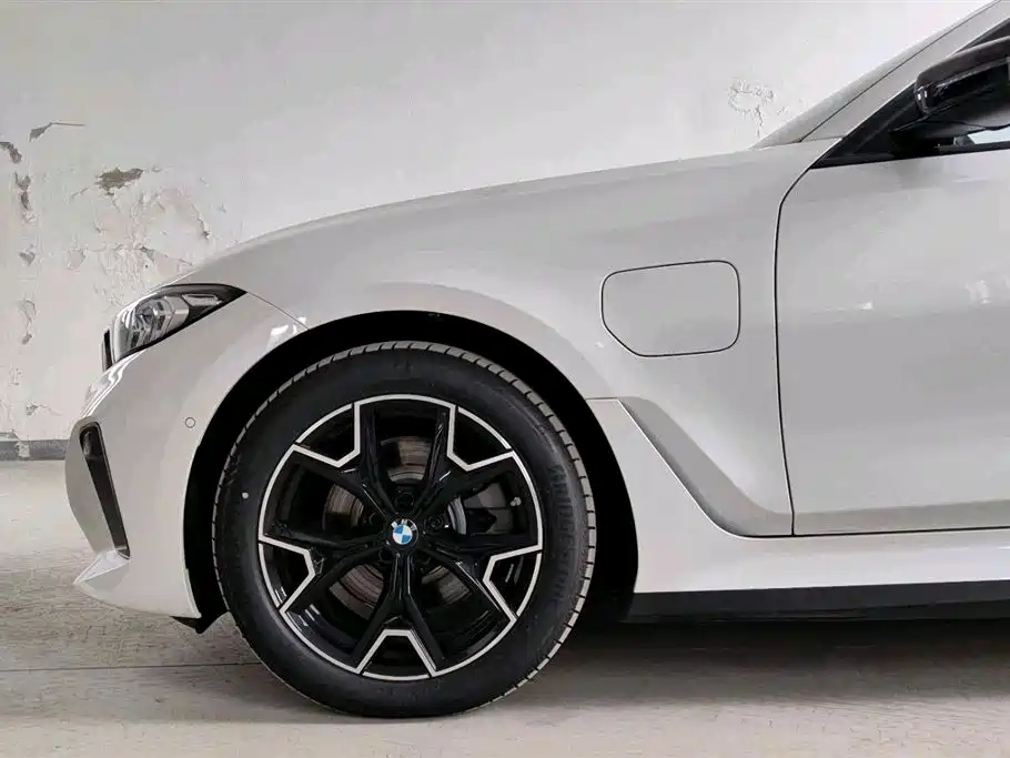 BMW i3 2026 eDrive 40 L