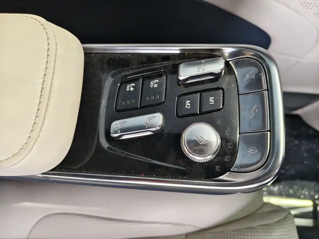 Zeekr 009 2024 мест Executive 140kWh