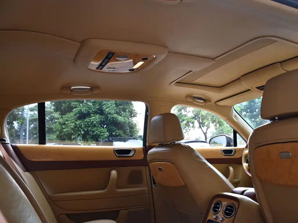 Bentley Flying Spur — миниатюра 16