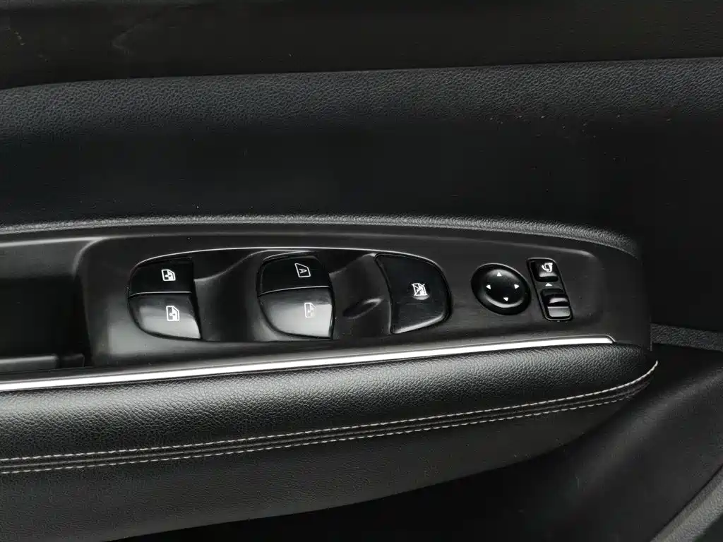 Renault Koleos — миниатюра 9