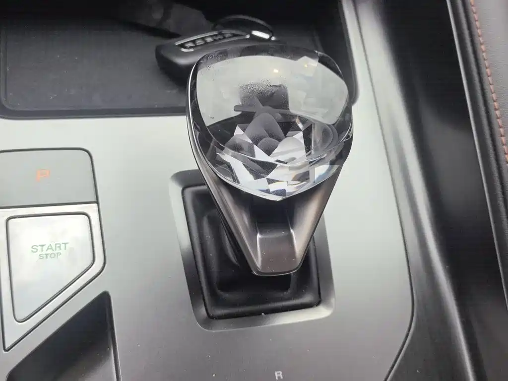Roewe RX5 New Energy — миниатюра 15
