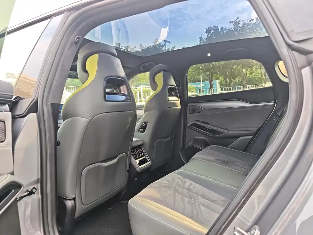 BYD L EV — миниатюра 14