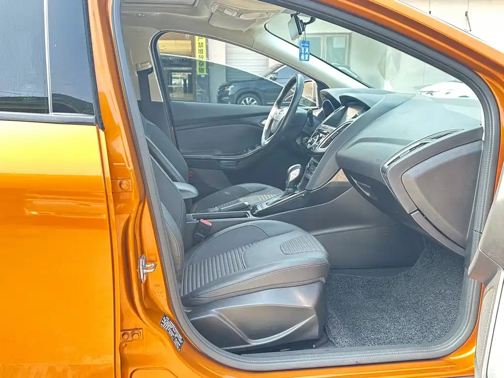 Ford Focus — миниатюра 7