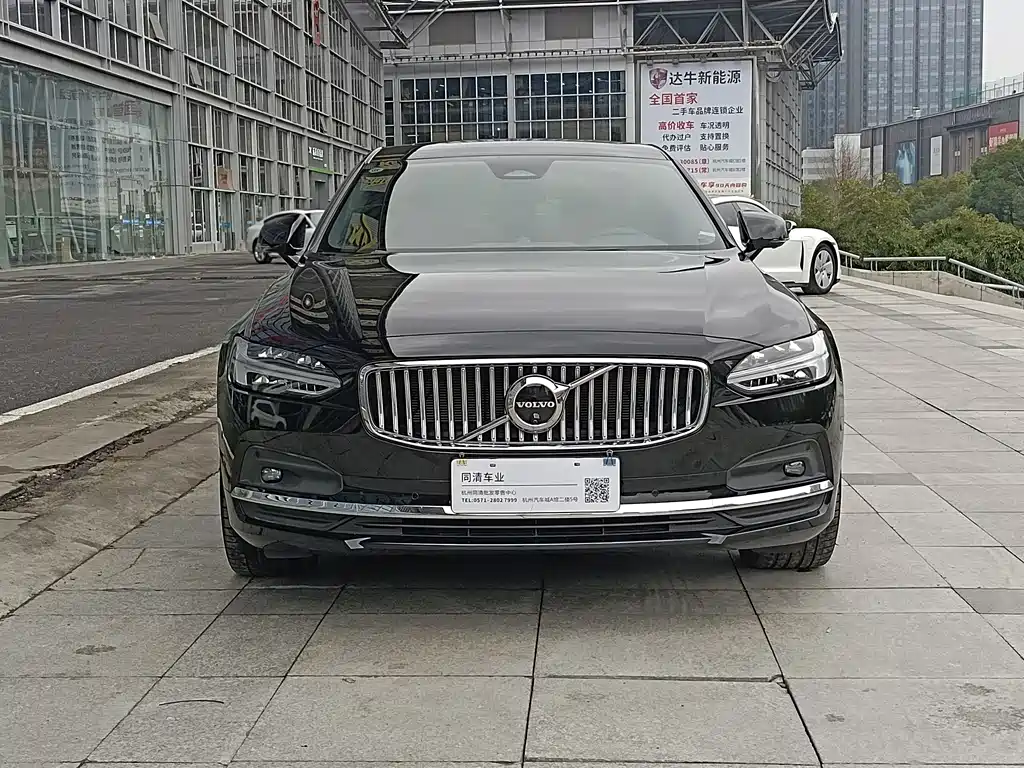 Volvo S90 2024 B5 Luxury