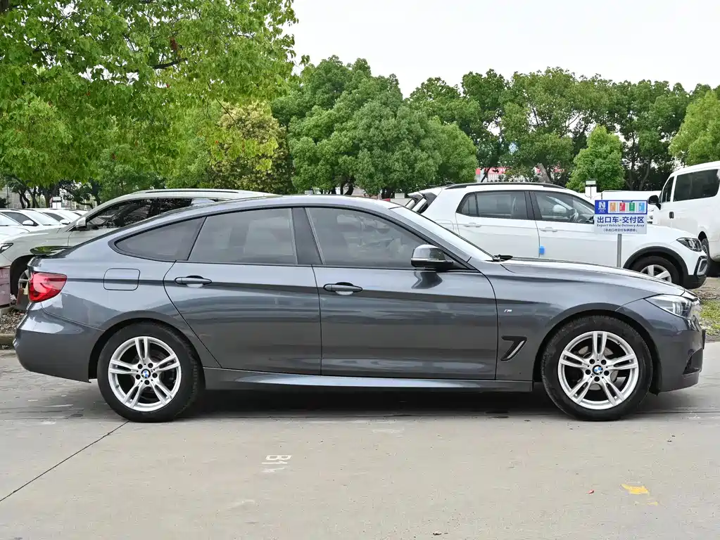 BMW 3 Series GT 320i M Sport Package, фото 8