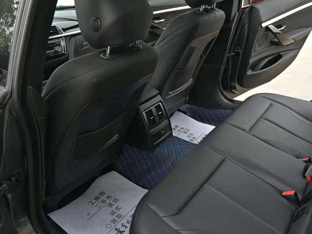 BMW 3 Series GT 320i M Sport Package, фото 15