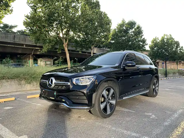 MERCEDES-BENZ GLC
