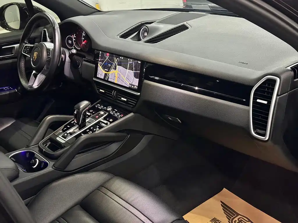 Porsche Cayenne — миниатюра 6