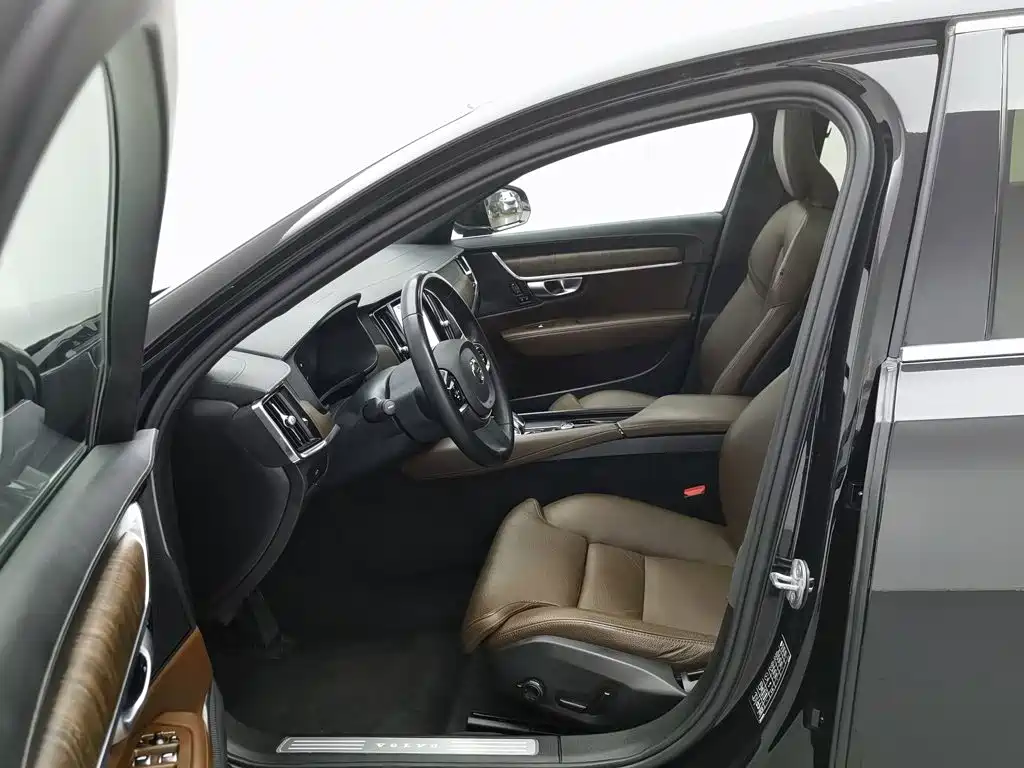 Volvo S90 2023 B5 Luxury