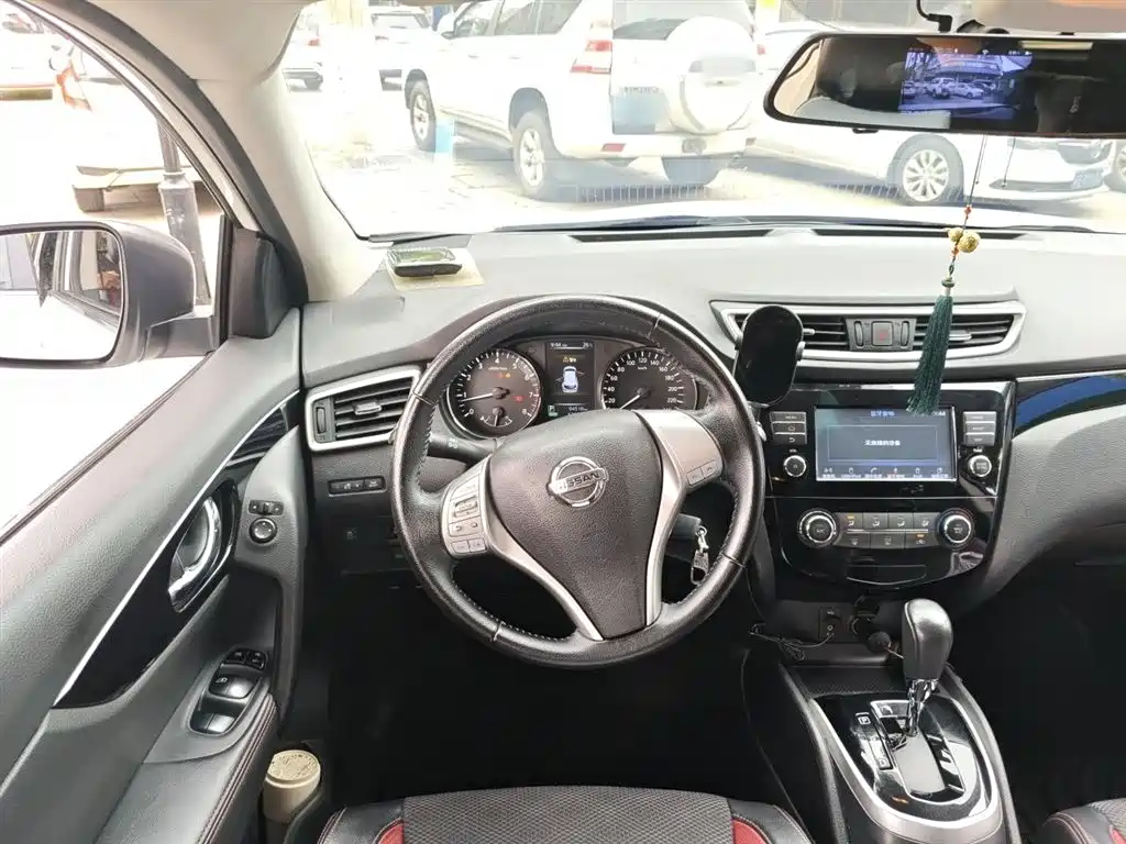 Nissan Qashqai 2017 2.0L CVT Smart V