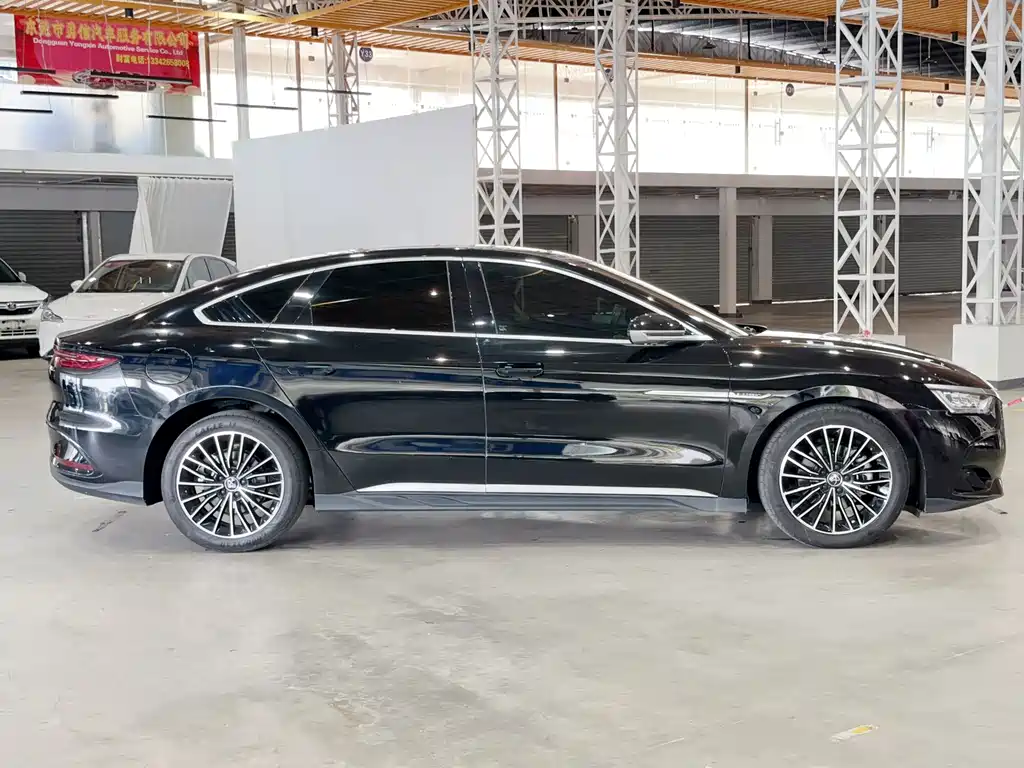 BYD Han 2022 DM-i 121KM Premium