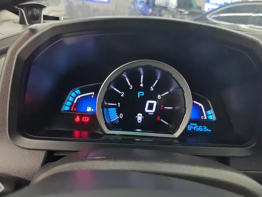Luxgen U6 — миниатюра 14
