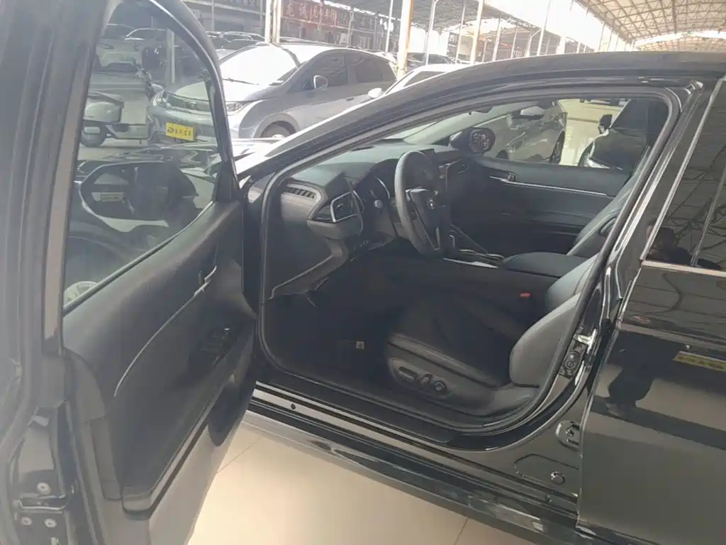 Toyota Camry — миниатюра 16