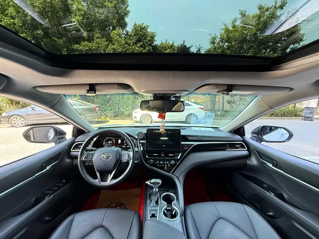 Toyota Camry — миниатюра 13
