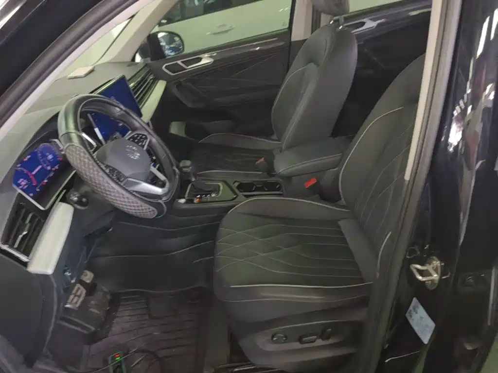 Volkswagen Tiguan L — миниатюра 15
