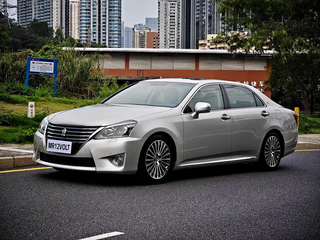 Toyota Crown 2012