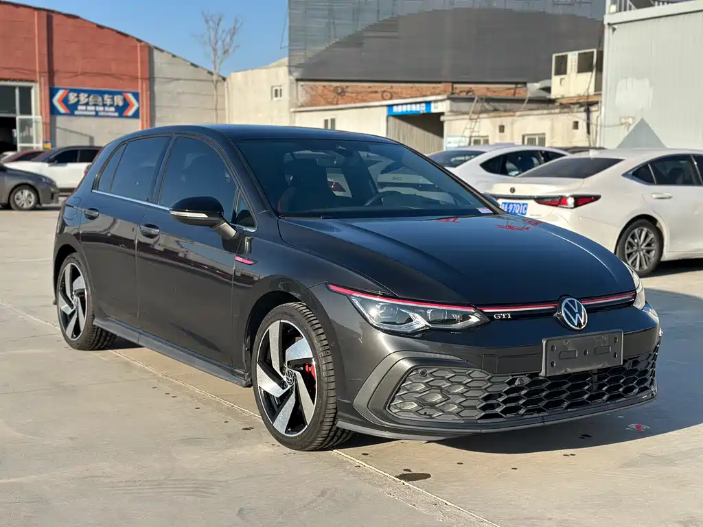VOLKSWAGEN GOLF GTI