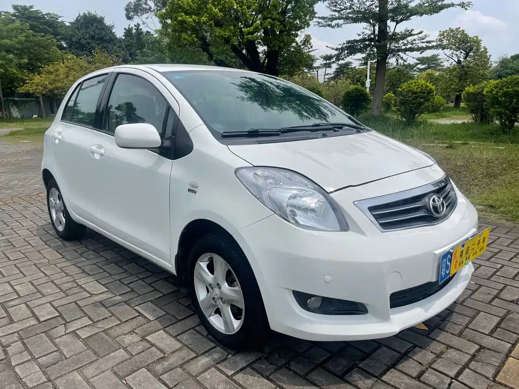 Toyota Yaris — миниатюра 3