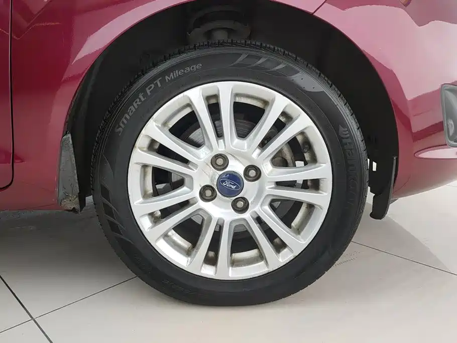 Ford Fiesta — миниатюра 6