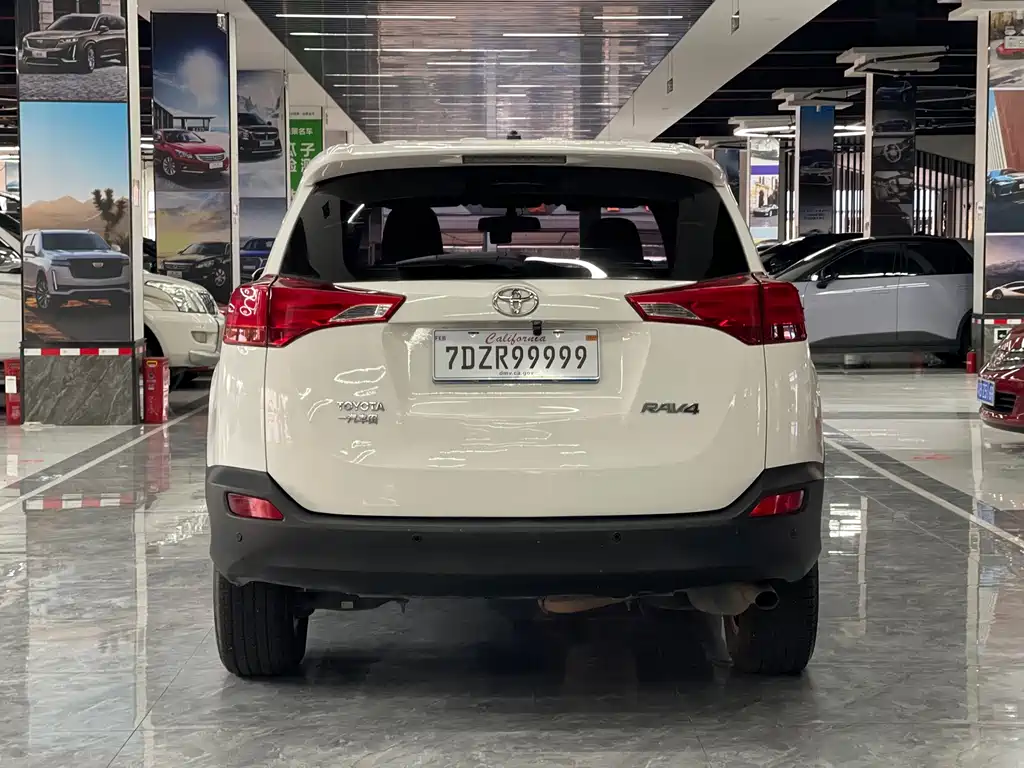Toyota RAV4 — миниатюра 5