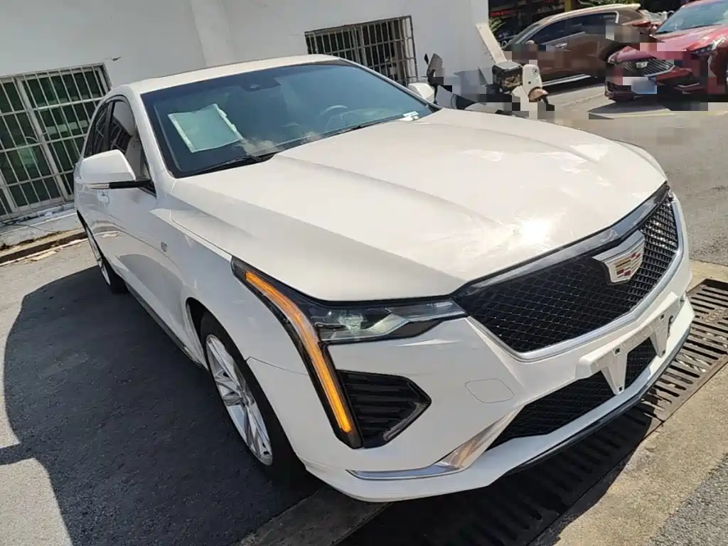 Cadillac CT4 2022 28T