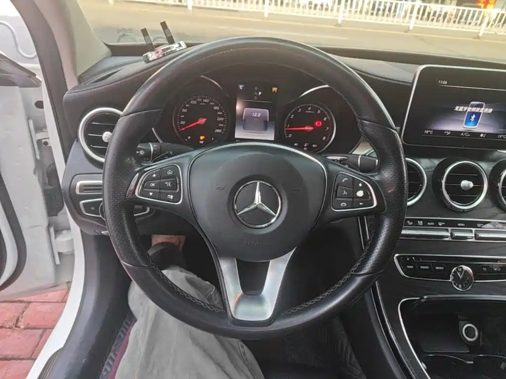 Mercedes-Benz C-Class — миниатюра 11