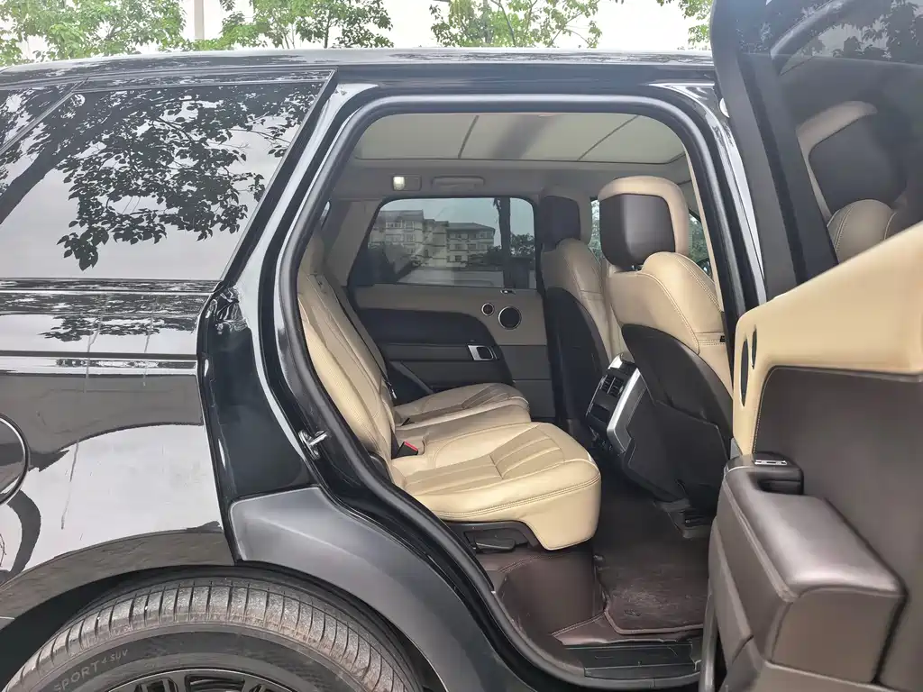 Land Rover Sport PHEV — миниатюра 12