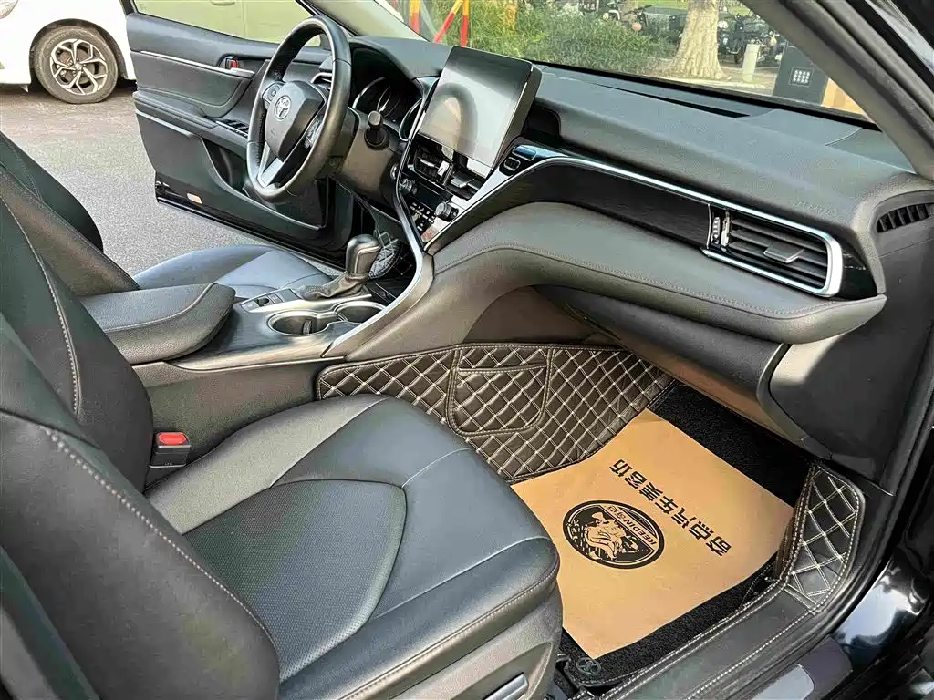 Toyota Camry — миниатюра 13